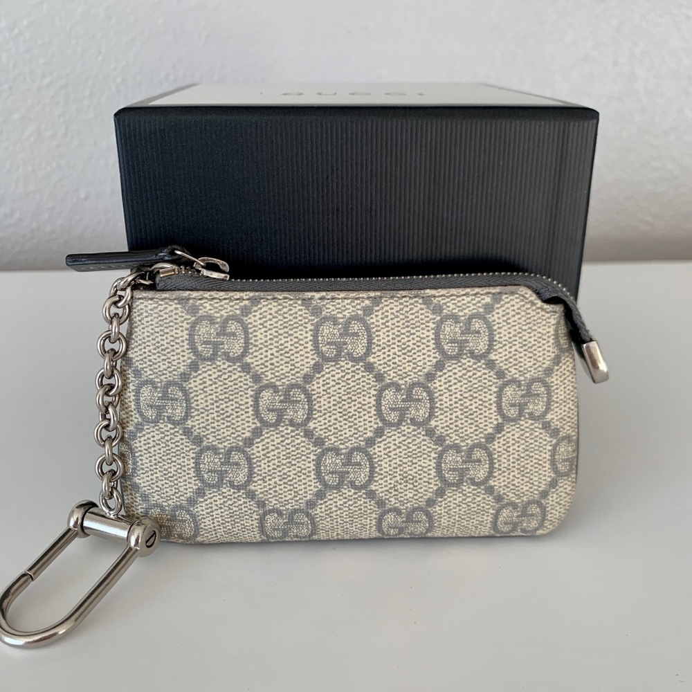Authentic Gucci Linea GG Key Card Case (pre-loved)
